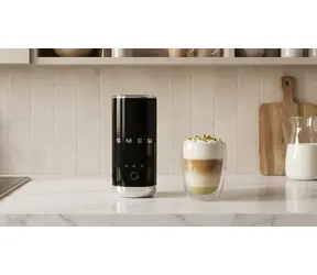 SMEG MFF02BLEU schwarz
