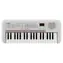 Yamaha Remie weiß / Digitaler Synthesizer / 37 Tasten / 32-stimmige Polyphonie / eingebauter Lautsprecher