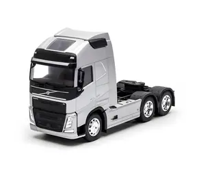Welly Volvo FH4 Sattelzugmaschine silber / 1:32 / ab 8 Jahren