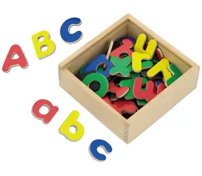 VIGA Holzmagnete Buchstaben / 52 Stück.