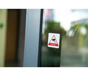 Alecto AWS-05 / Fensteraufkleber mit Kameraüberwachung / 5 Stück / 24-Stunden-Überwachung