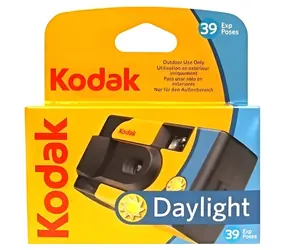 Kodak Daylight / Einwegkamera / 39 Bilder / ISO 800 / Blitz