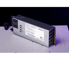 Mikrotik G1483-0600WNB / Netzteil / Hot-Swap-fähig / 54,5 V / 10,35 A / 600 W / für CRS320-8P-8B-4S+RM