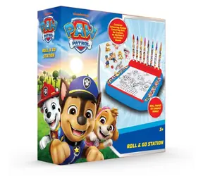 CYP BRAND Ständer mit Malbüchern Paw Patrol / Geschenkset / Malbücher / 4 Filzstifte / 4 Buntstifte