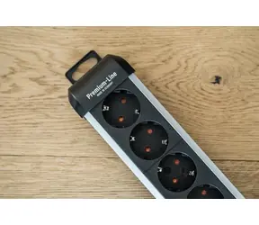 Brennenstuhl Premium- Alu-Line schwarz/silber / Verlängerungskabel / 12 Steckdosen / 3 m / Ein-/Ausschalter