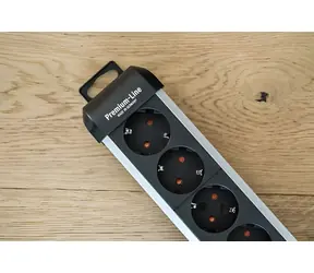 Brennenstuhl Premium-Protect-Line schwarz/silber / Überspannungsschutz / 6 Steckdosen / USB-C PD 30W / 3 m / 60.000 A