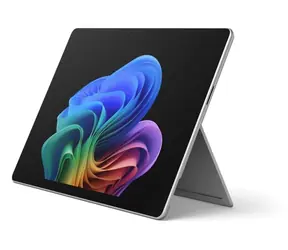 Microsoft Surface Pro 13" (12. Edition) Platin / Tablet / Intel Core Ultra 7 366H / OLED / 32 GB / 512 GB SSD / Windows 11