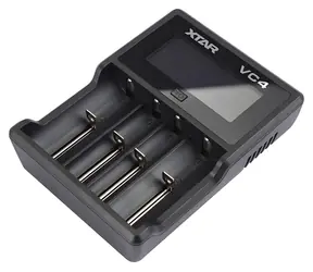 XTAR VC4 / Akkuladegerät / Li- ION / Ni-MH / LCD-Display / USB / für 4 AA-D-Batterien