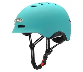 BLUETOUCH Scooterhelm mit blauer LED-Beleuchtung / Helm / Größe S/M / LED-Beleuchtung