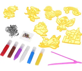 JOKOMISIADA Anhänger-Bastelset / Kreativset / 8 Schablonen / Glitzernde Kristalle / Pinzette und Ketten
