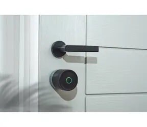 Yale Linus L2 Lite schwarz / Intelligentes Türschloss / Bluetooth 5.4 / automatische Verriegelung / 128-Bit-AES