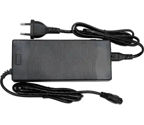 Sencor Ladegerät 54,6 V/2 A / Ladeadapter für Scooter / für Sencor Scooter S71 / Eingang 100-240 V Wechselstrom