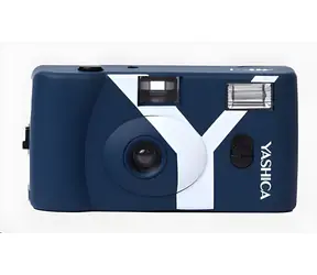 Yashica MF-1 Preußischblau / Analogkamera / 35-mm-Film / Brennweite 31 mm f/11 / eingebauter Blitz