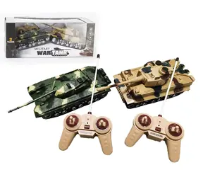 2 ferngesteuerte Kampfpanzer / ferngesteuerter Panzer