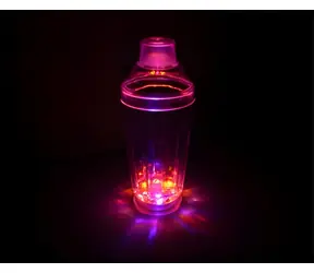 Prime , hinterleuchteter Cocktailshaker