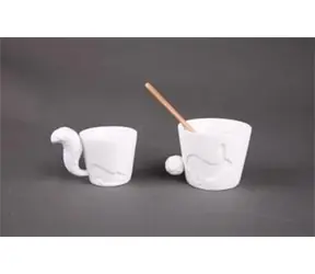 VOgadgets Porzellanbecher mit Schwanz - Hase / Becher / Porzellan