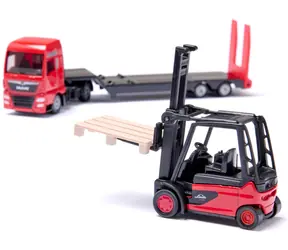 Siku MAN Traktor + Linde Gabelstapler 1763 / 1:87 / ab 3 Jahren / 3 Stück.