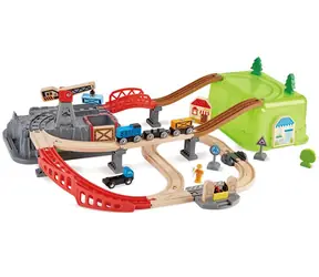 Hape Bucket Builder Eisenbahnstrecke mit Aufbewahrungsbox / 50 Teile / Zug mit Waggons / Gleise / Zubehör / ab 3 Jahren