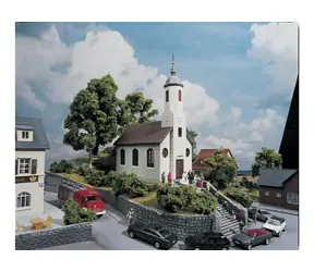 Piko 61825 St. Lukas-Landkirche / 94x173x210 mm / ab 14 Jahren