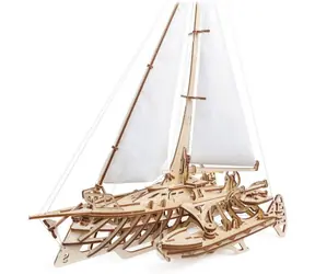 Ugears 3D mechanisches Holzpuzzle Merihobus Segelschiff (Trimaran) / ab 14 Jahren / 237 Teile / Schwierigkeit: hoch