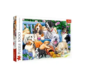 Trefl - Puzzle - Hunde im Garten / 1000 Teile / 68,3 x 48 cm / ab 12 Jahren