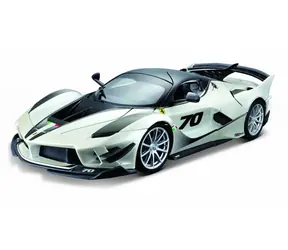 Bburago Ferrari TOP FXX-K EVO No.70 (weiß/schwarz) / Maßstab 1:18 / ab 3 Jahren / Schwarz/Weiß