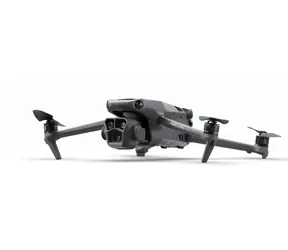 DJI Mavic 3 Pro Fly More Combo (DJI RC) / Quadrocopter - Drohne / 5,1K-Kamera / 4/3" CMOS Hasselblad