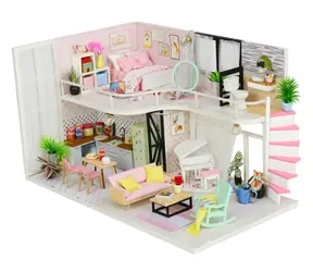 2Kids Toys Miniaturhaus Annas rosa Melodienhaus / ab 14 Jahren