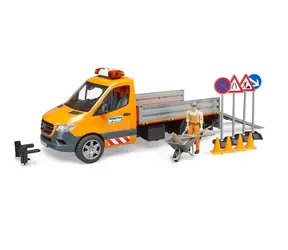 Bruder 02677 MB Sprinter Kommunalauto mit Zubehör / 1:16 / ab 3 Jahren