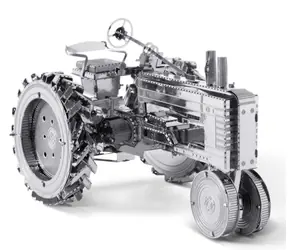 Metal Earth 3D Puzzle Traktor / ab 14 Jahren