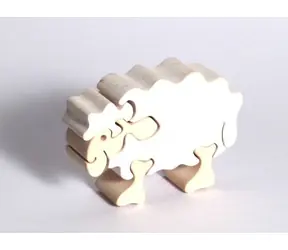 Fauna Holzpuzzle aus Massivholz, weißes Schaf / ab 3 Jahren