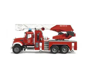 Bruder 02821 Mack Granite Feuerwehrauto / 1:16 / ab 4 Jahren