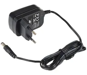 Trx Universaladapter 1,5 m schwarz / 110-240 V / 5 V / 10 W / 5,5 x 2,1 mm Stecker