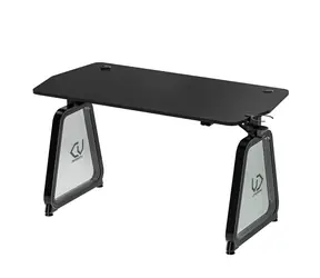 Ultradesk Booster schwarz / Gaming-Tisch / 136 x 70 x 75 cm / LED-Beleuchtung