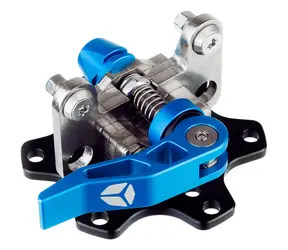 Cube Controls Universal Quick Release Base Side blau / Universal-Schnellspanner für Lenkräder / 50-70 mm 
