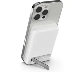 Belkin BOOST CHARGE MagSafe Magnetische kabellose Powerbank mit Ständer 5000 mAh weiß / 10 W / USB-C