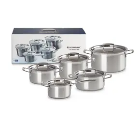 Le Creuset Set mit 5 Edelstahltöpfen