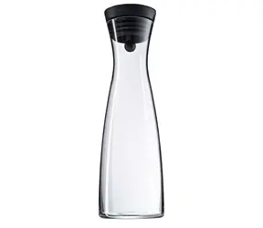 WMF Basic Wasserkaraffe 1,5 l / Deckel / integriertes Sieb / 1,5 l / 32,7 x 11,3 cm