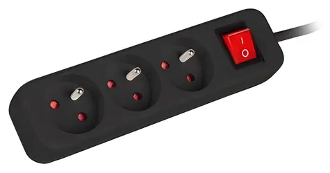 Lanberg Verlängerungskabel schwarz / 230 V / 3 m / 3 Steckdosen / mit Schalter