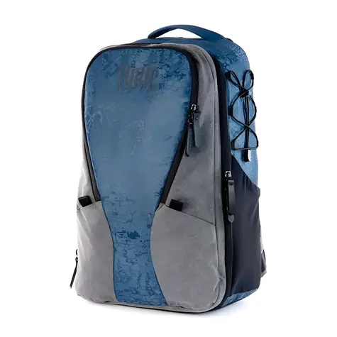 Dreibeiniges Ding - moralisch toxischer großer Saphir / Rucksack