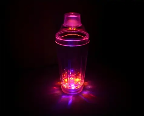 Prime , hinterleuchteter Cocktailshaker