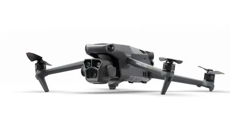 DJI Mavic 3 Pro Fly More Combo (DJI RC) / Quadrocopter - Drohne / 5,1K-Kamera / 4/3" CMOS Hasselblad