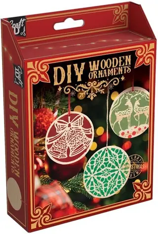 Bastelideen: DIY-Weihnachtsschmuck aus Holz