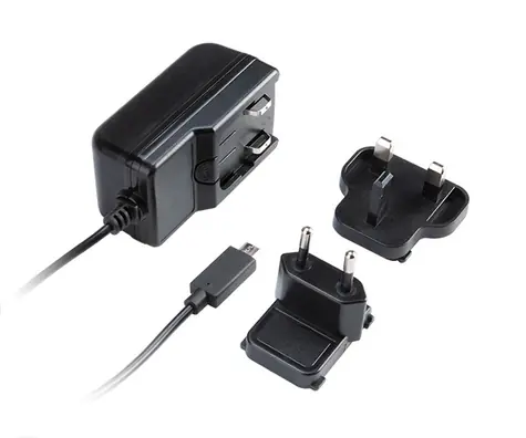 Akasa AK-PK15-02CM / Kompakt-Netzteil mit USB-C / 5V / 3A / 15W / 1,5 m 
