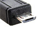 Nahaufnahme eines Micro-USB-Steckers zum Anschließen und Laden von Geräten