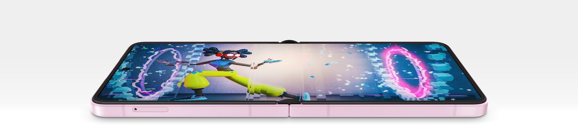 Rozložený Galaxy Z Flip8 při hraní hry